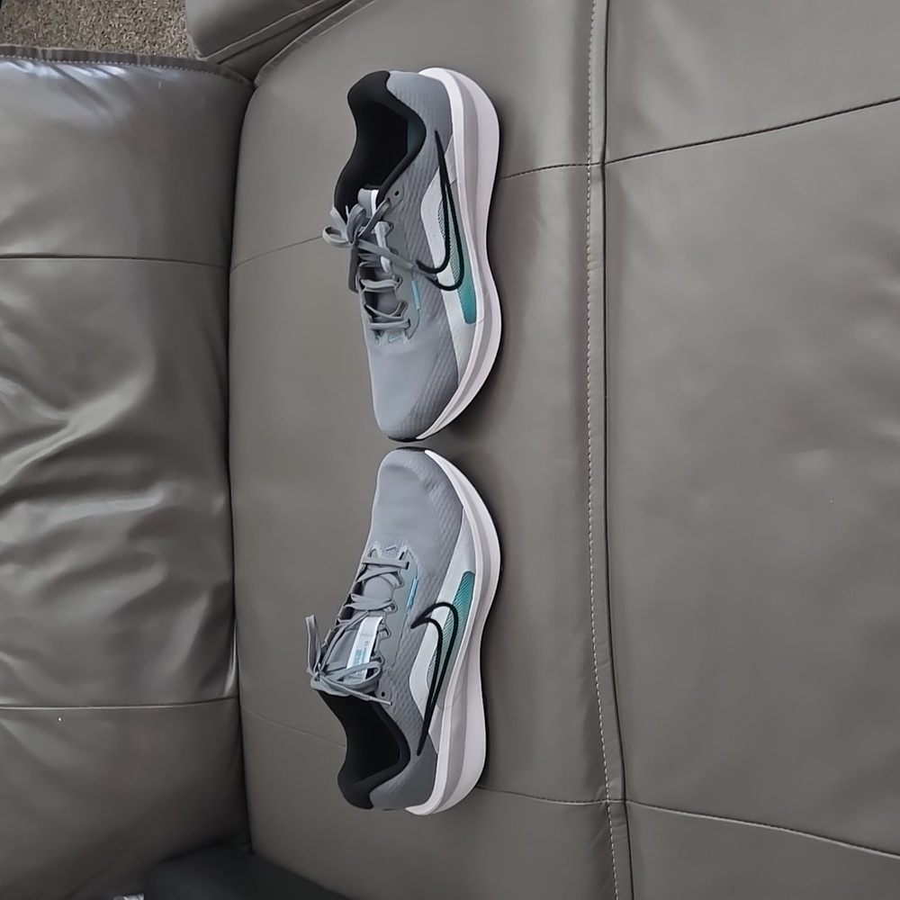 Nike Dow shifter gray size 11.5